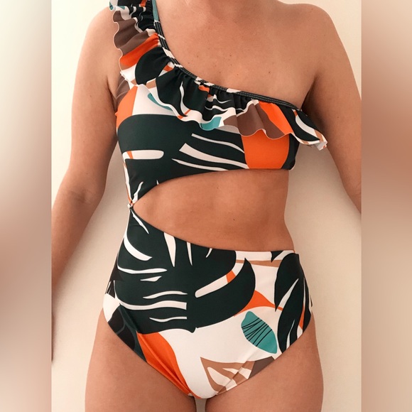 Other - SweatyRocks One Piece Swimsuit